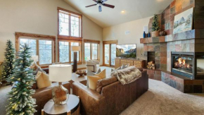 Stunning 5 BDR Retreat with Private Hot Tub and Views Breckenridge